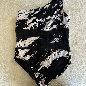 Carmen Marc Valvo black and white one piece swimsuit size medium